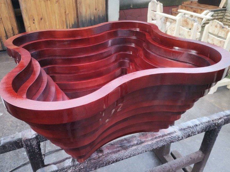 drveni sto sa staklom