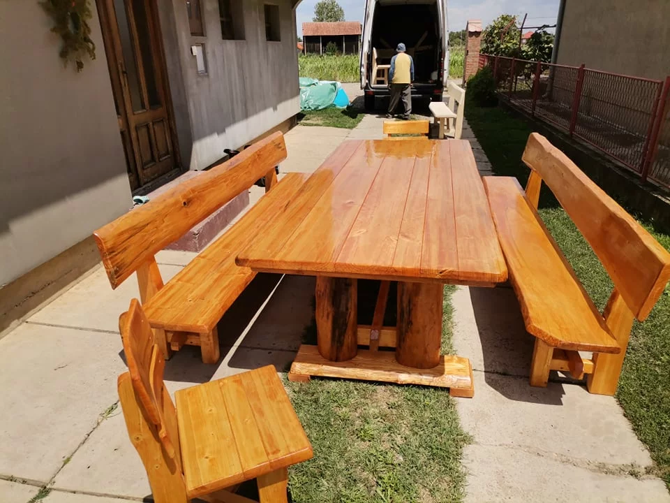 klupe i stolovi za letnjikovce i baste