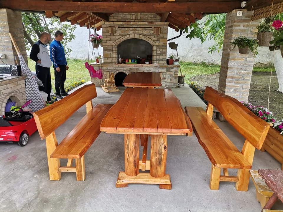 klupe i stolovi za letnjikovce i baste